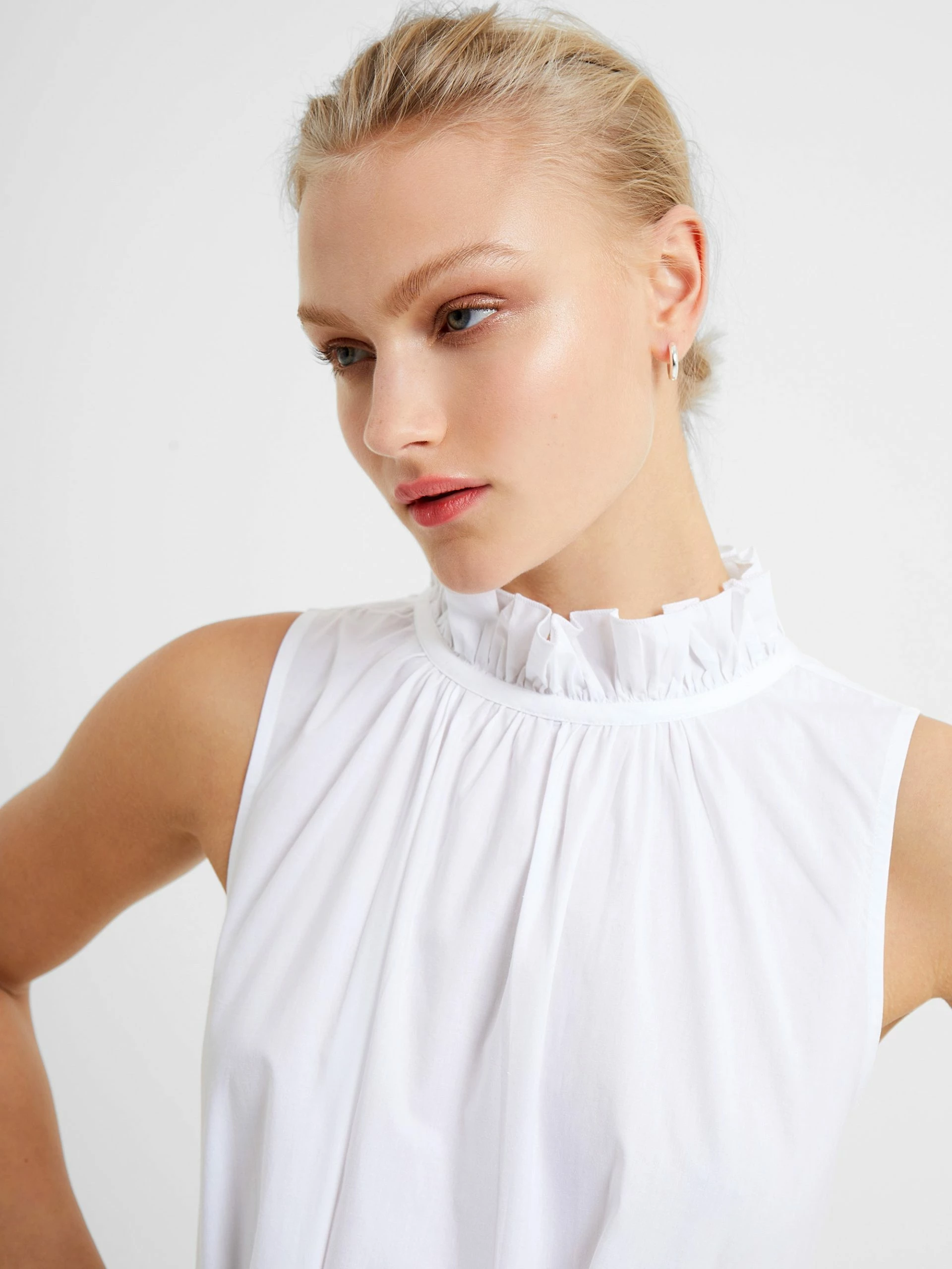 French Connection Rhodes Poplin Sleeveless Tiered Mini Dress 4 French Connection Rhodes Poplin Sleeveless Tiered Mini Dress - Image 2