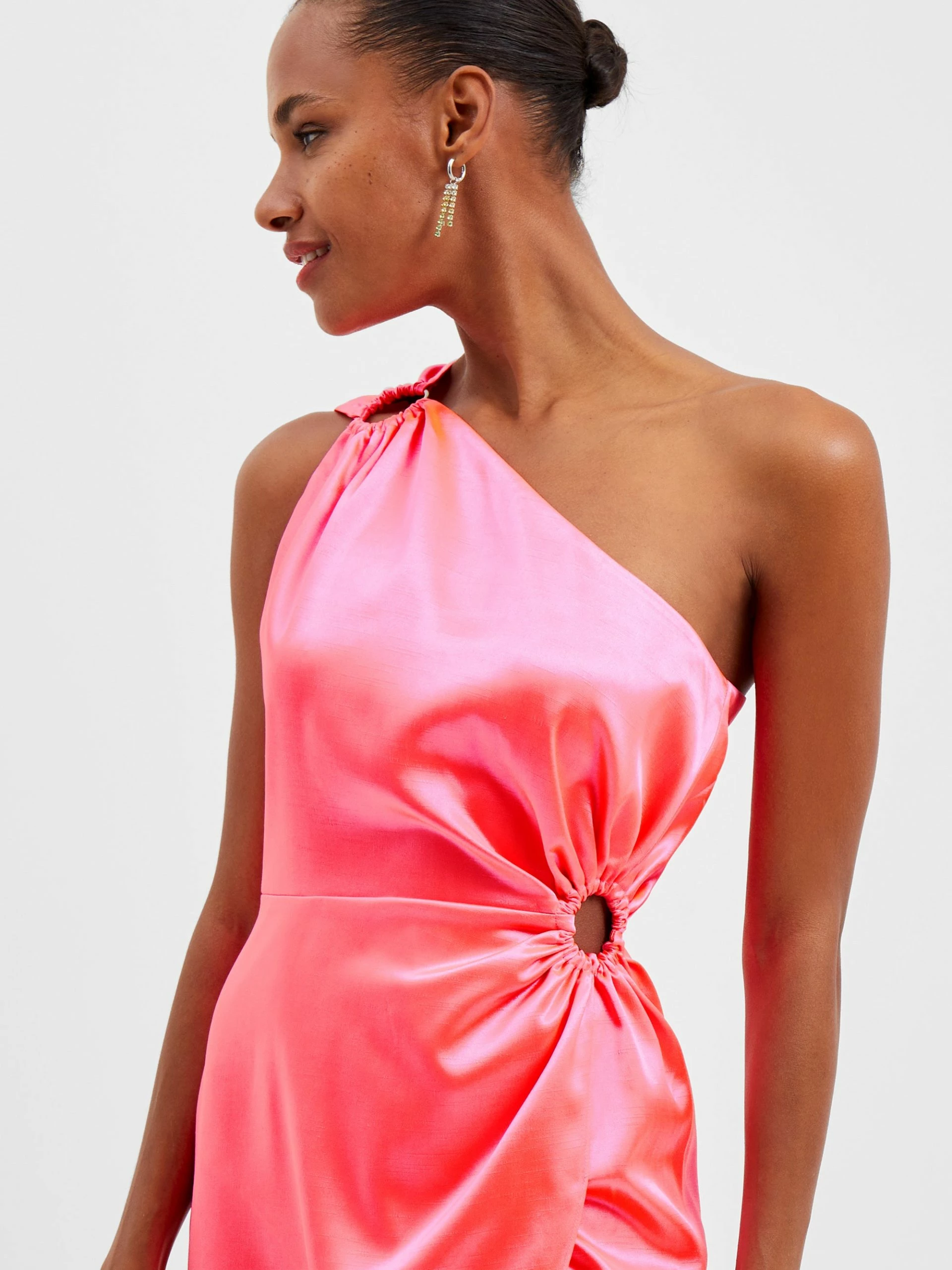 French Connection Adaline Textured Satin One Shoulder Dress 4 French Connection Adaline Textured Satin One Shoulder Dress - Image 2